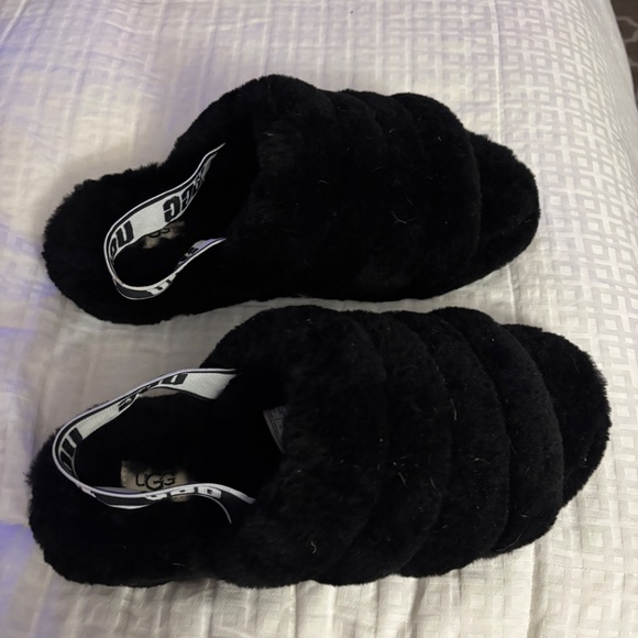 Uggs slippers - Picture 2 of 5